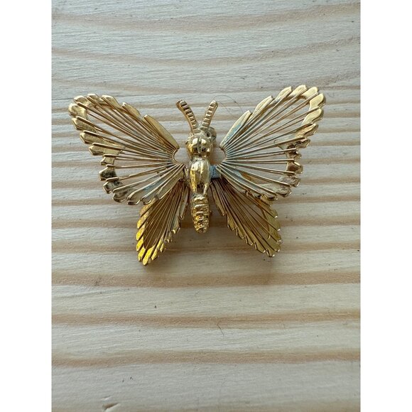 Vintage Monet Gold-Tone Butterfly Pin Brooch - Picture 1 of 5